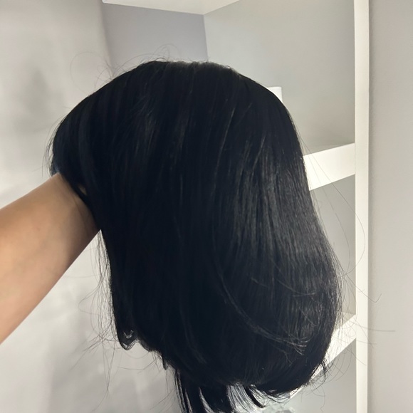 Short Bob With Bangs Wig WINDSOR - Picture 5 of 5